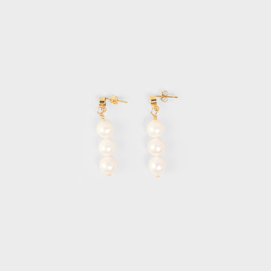 PEARL EARRING